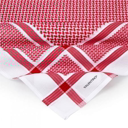 شماغ فلنتينو الايطالي