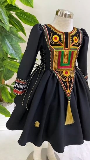 فستان التأسيس بنقشة السدو