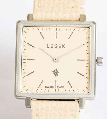 ساعة لاجيك- نسائية