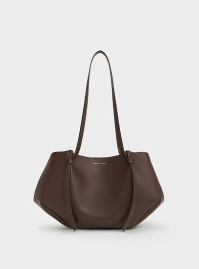 شنطة charles & keith لون اسبرسو المقاس العادي L
