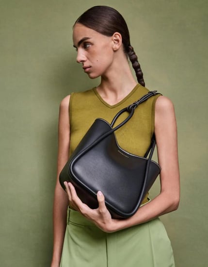 شنطة charles & keith الحجم الوسط