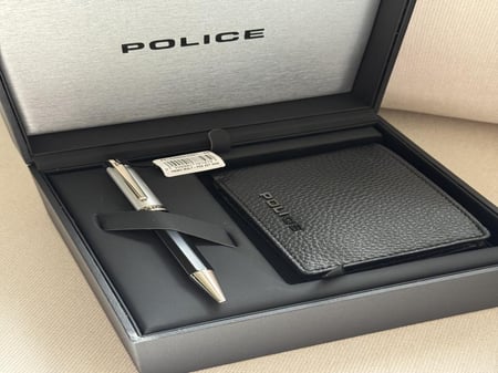 طقم POLICE
