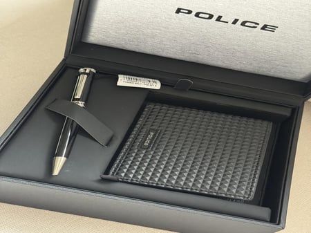 طقم POLICE