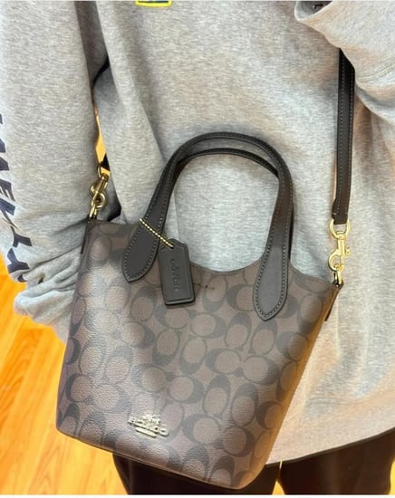 شنطة coach
