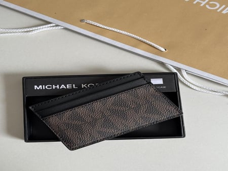 حامل بطاقات mk