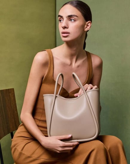 شنطة charles & keith