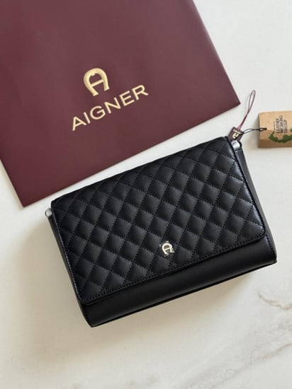 شنطة وسط Aigner
