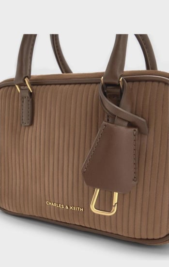 شنطة charles & keith