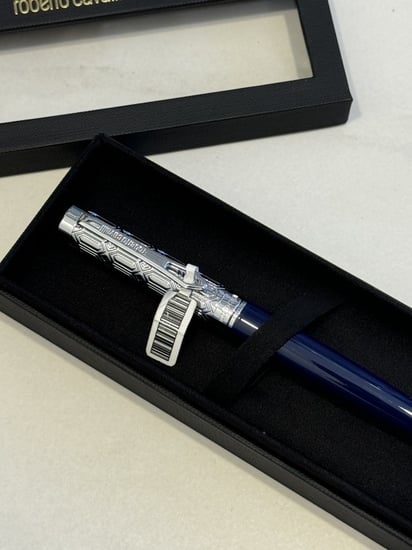 قلم roberto cavalli