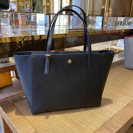 شنطة أسود  tory burch