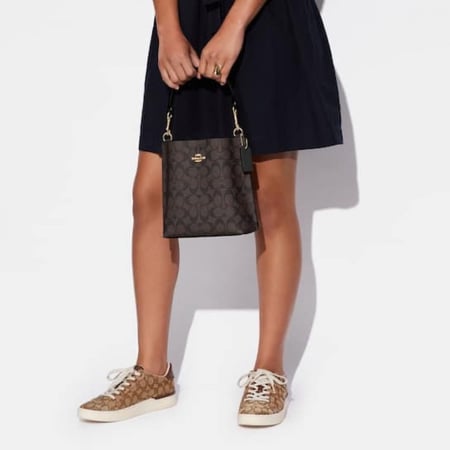 شنطة coach