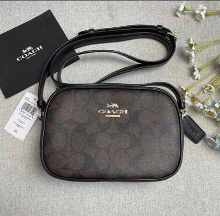 شنطة coach