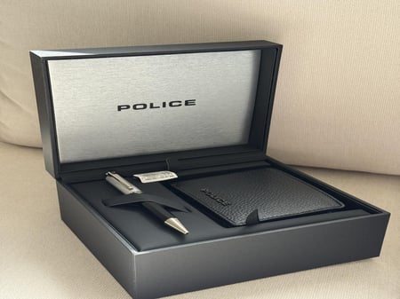 طقم POLICE