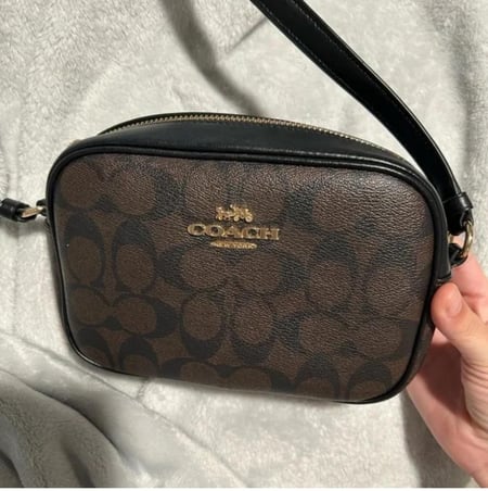 شنطة coach