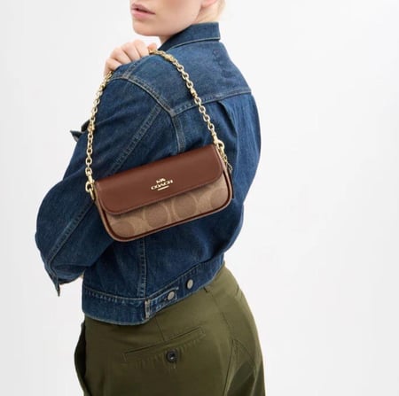 شنطة coach