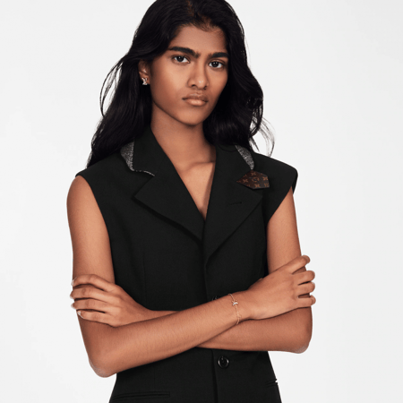 اسوارة LV ذهبي