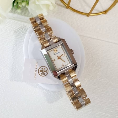 ساعة tory burch