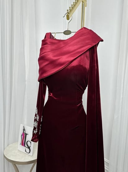 فستان مخمل متوفر ٣ الوان