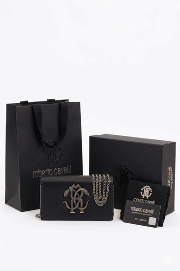 شنطة Roberto Cavalli سوداء مع كامل ملحقاتها الأصلية