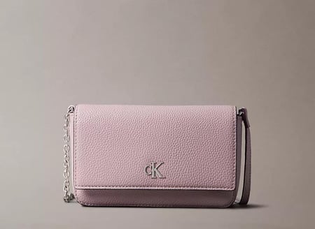 كروس من كالفين كلاين