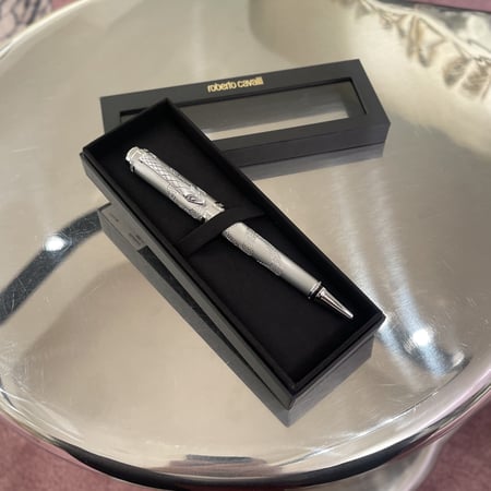 قلم روبرتو كفالي سلفر كامل على شكل راس الثعبان