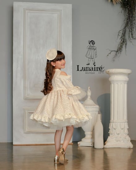 فستان بتصميم فكتوري مع اكسسوار السعر