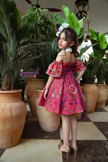 فستان بتطريزات ورد فاخره