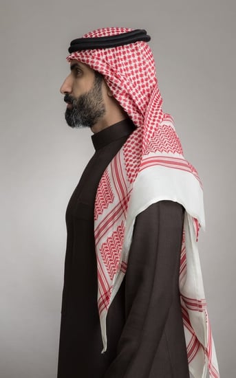 شماغ التاج الذهبي احمر - بيج(الاصدار الاول)