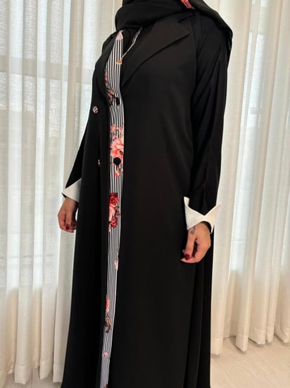 عباية قصة كلوش نوع القماش كريب