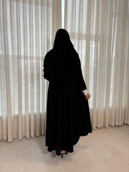 عباية قصة كلوش نوع القماش كريب