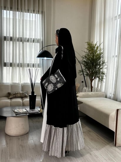 نوع القماش كريب والقماش المشجر لنن مخلوط