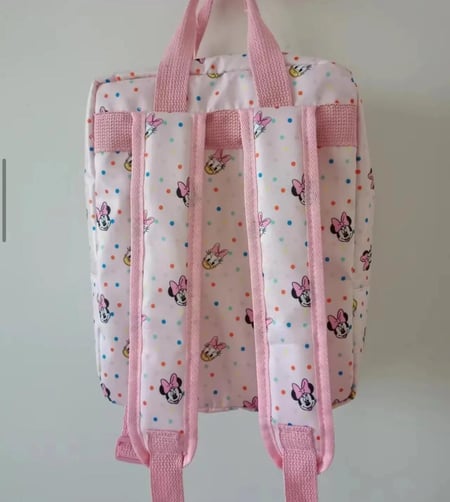 شنطة اطفال بناتية باللون الوردي