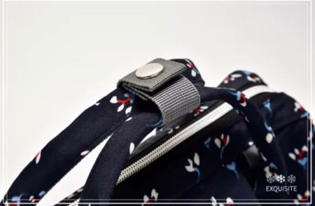 شنطة ماركة انسولار اصلية لاحتياجات الاطفال والمواليد بطبقة سفلية باللون الكحلي