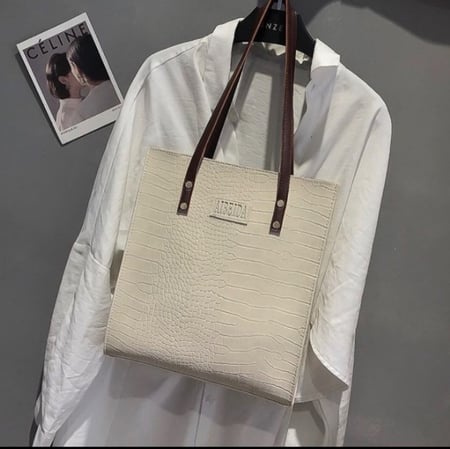 شنطة عمليه للجامعه والعمل