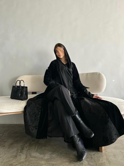 عباية مخمل اسود