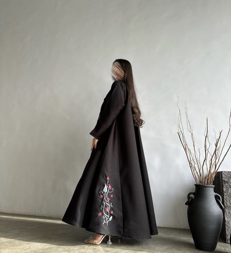 عبايات-سوداء-كريب-نص-كلوش