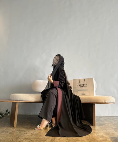 كريب-ملكي-اسود-المرأة-الغانية