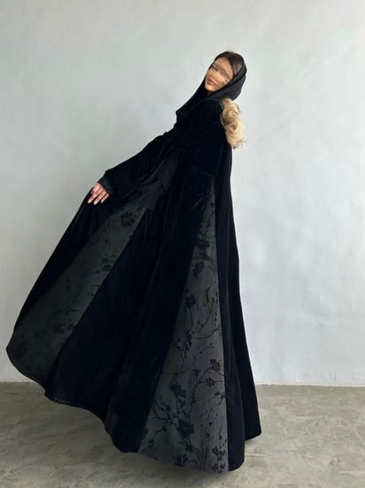 عباية مخمل اسود