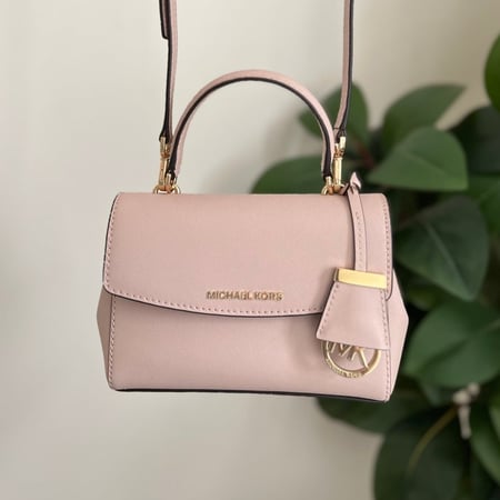 شنطة مايكل كورس وردي Ava crossbody