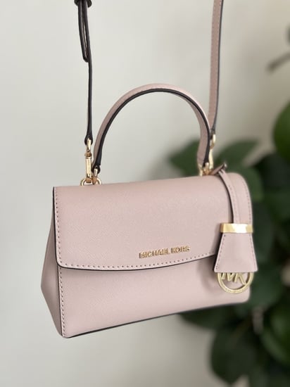 شنطة مايكل كورس وردي Ava crossbody