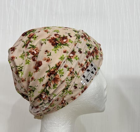 القبعه المبطنه - لون بيج تشجيره كبيره