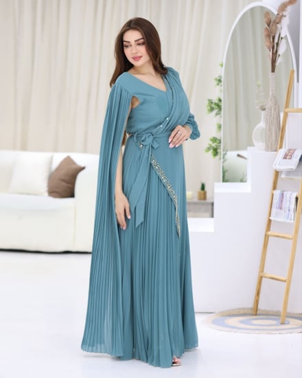 فستان مكسر مرصع بالفصوص