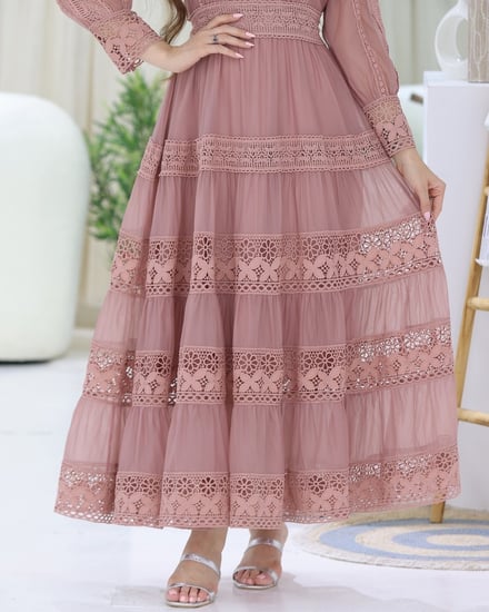 فستان الدانتيل