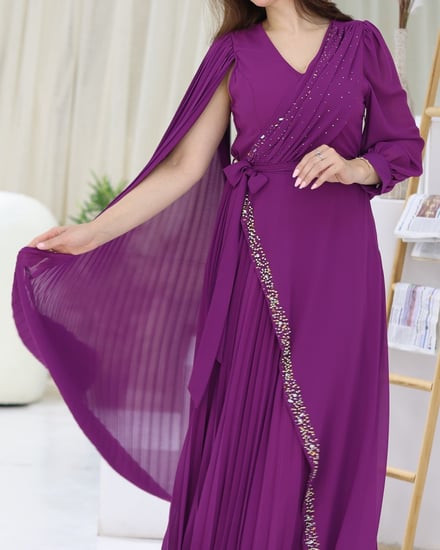 فستان مكسر مرصع بالفصوص