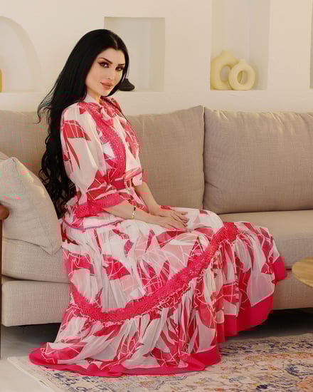 فستان مشجر ميد بربطة العنق