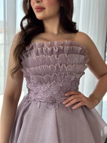 فستان سهره مزين بكسرات الصدر