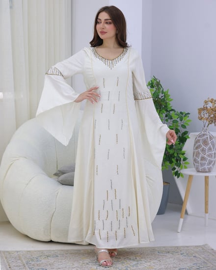 جلابيه طويل مزينه بالفصوص