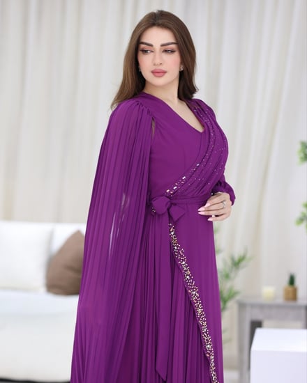 فستان مكسر مرصع بالفصوص