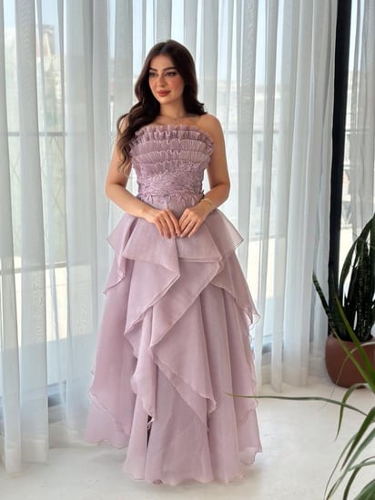 فستان سهره مزين بكسرات الصدر