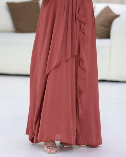 فستان لف مزين الأكمام